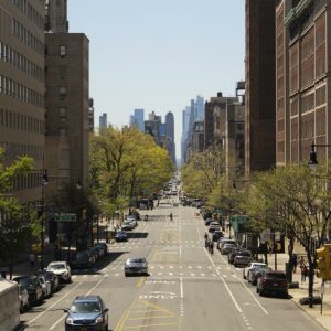 calle de nueva york cerca de la universidad de columbia