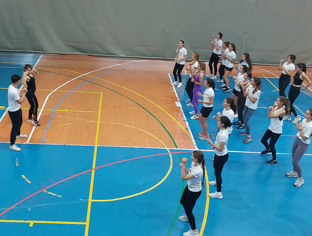 universitarios hacen deporte en Pamplona
