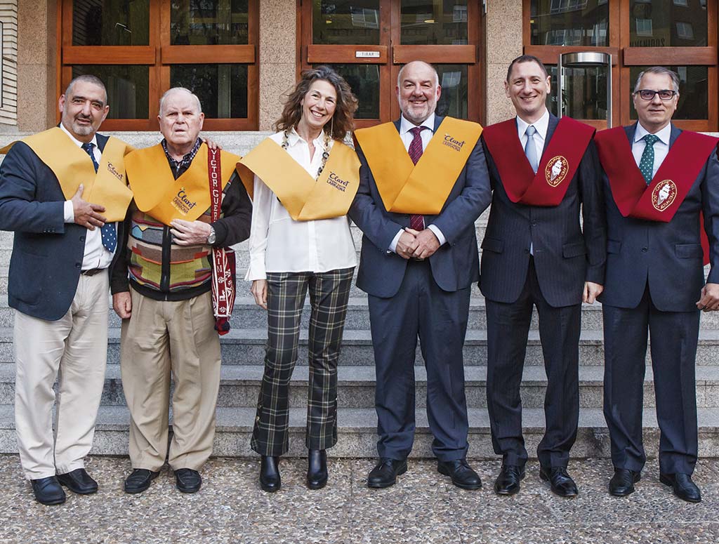 personas becadas en el Colegio Mayor Larraona