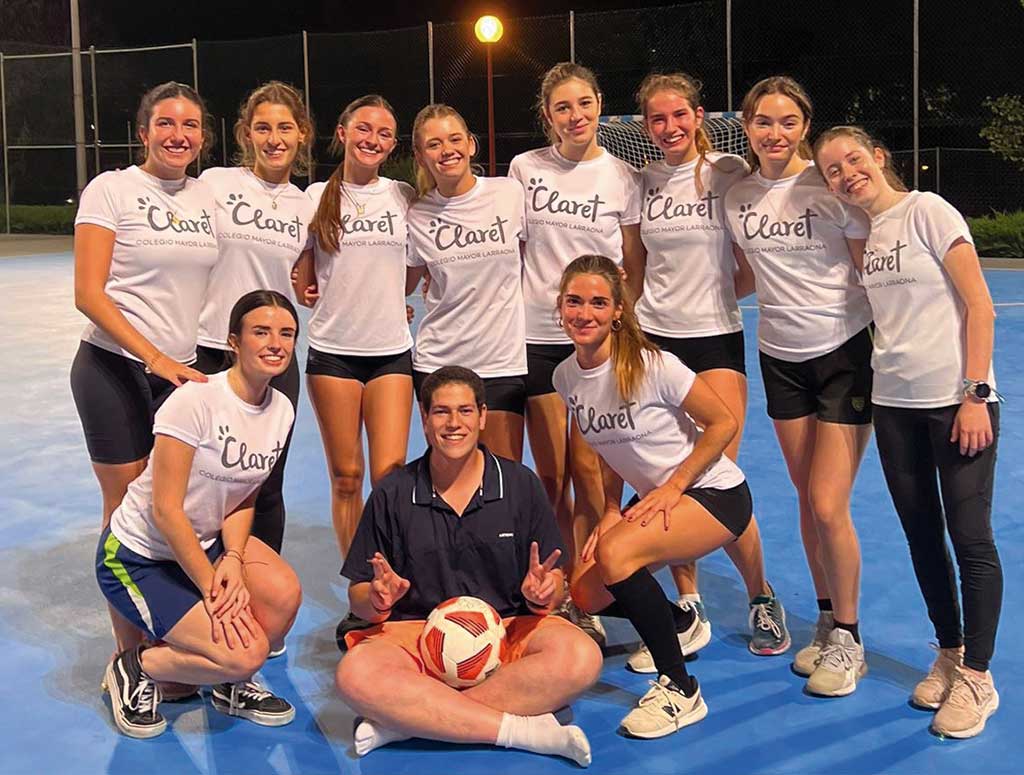 equipo de fútbol femenino del colegio mayor larraona