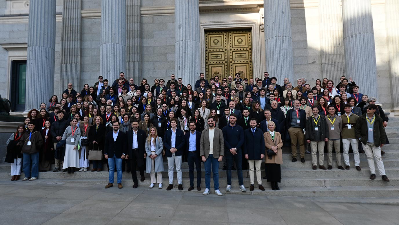 Foto grupal de los participantes.