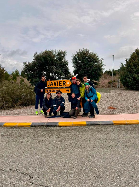 grupo de fe llega a Javier